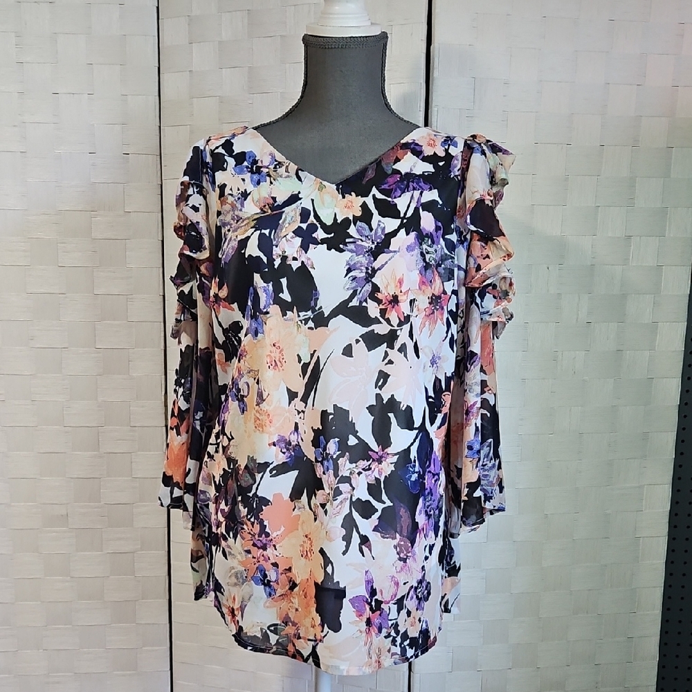 Signature Collection Floral Ruffle Open Sleeve Blouse